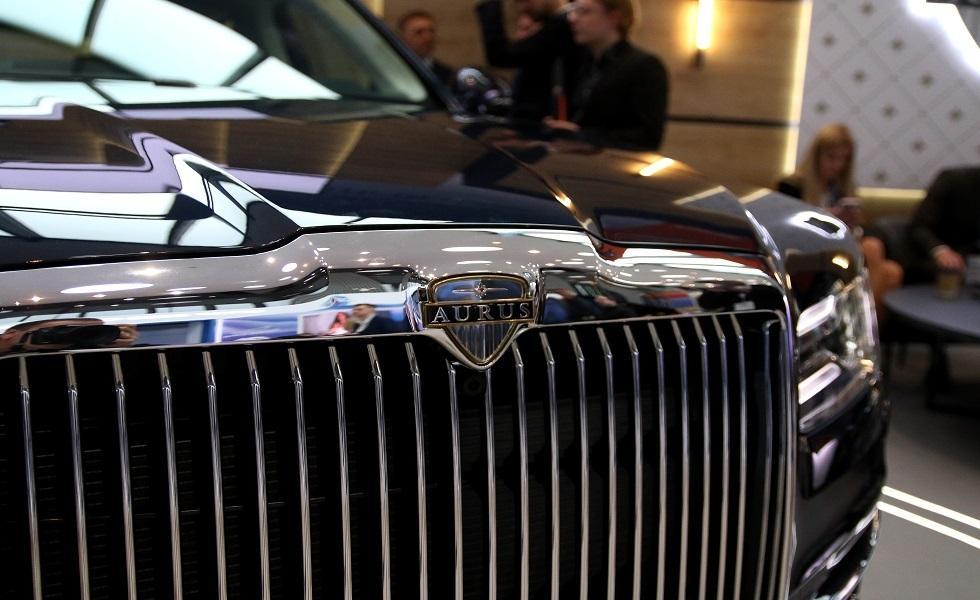 صورة لحملة ماليزية ضد السيارات الفاخرة